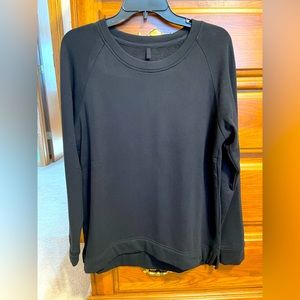 Lou & Grey Signaturesoft Sweatshirt. Black, size M.